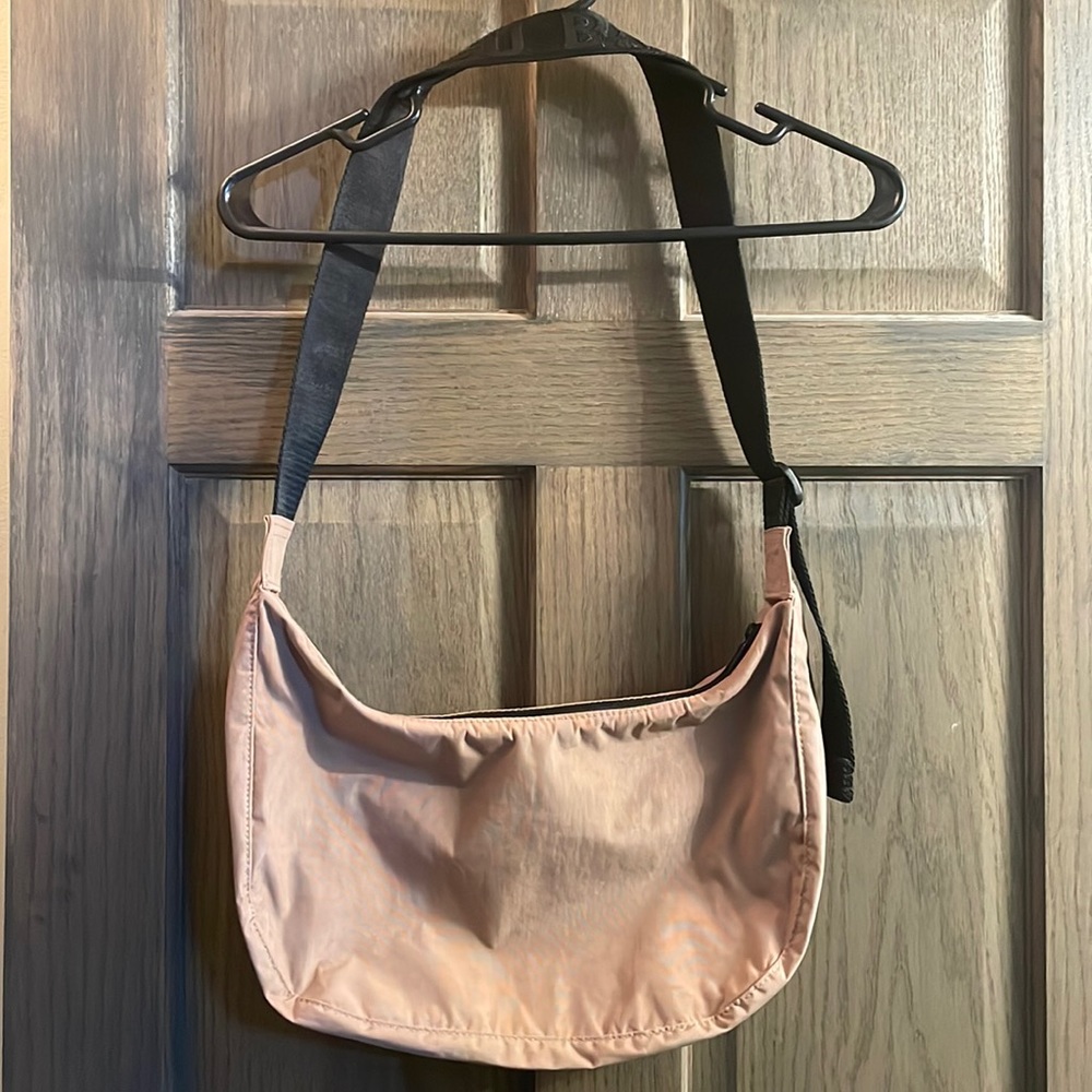 BAGGU Medium Crescent Taupe